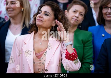Madrid, Spanien. April 2024. Maria Jesus Montero, spanische Ministerin für Finanzen und öffentliche Dienste, wurde während der außerordentlichen Plenartagung der Staatlichen Beobachtungsstelle für Gewalt gegen Frauen im offiziellen Sitz der spanischen Regierung im Palacio de la Moncloa in Madrid gesehen. (Foto: Alberto Gardin/SOPA Images/SIPA USA) Credit: SIPA USA/Alamy Live News Stockfoto