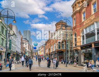 Geschäfte in Briggate, Leeds, West Yorkshire, England, Großbritannien Stockfoto