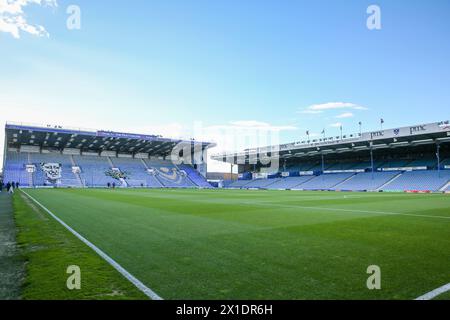 Portsmouth, Großbritannien. April 2024. Blick auf das Innere des Stadions während des Spiels Portsmouth FC gegen Barnsley FC SKY BET EFL League 1 in Fratton Park, Portsmouth, Hampshire, England, Großbritannien am 16. April 2024 Credit: Every Second Media/Alamy Live News Stockfoto