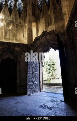 Bristol, England - 29. März 2024: Eingang der St. Mary Redcliffe Church in Bristol Stockfoto