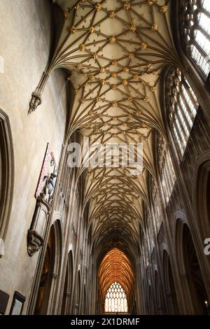Bristol, England, 29. März 2024: Architektonische Details von St. Mary Redcliffe Kirche Stockfoto
