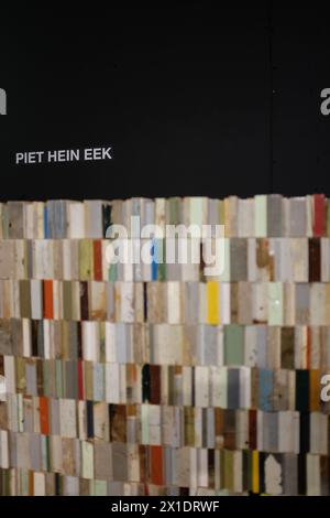 Werke von Piet Hein Eek, Designer aus Holland, in der Rossana Orlandi Gallery, einer der Top-Locations der Mailänder Design Week Stockfoto