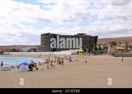 Puerto del Rosario, Fuerteventura in Spanien - 24. November 2023: Blick auf den Strand der Kanarischen Inseln Stockfoto