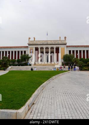 Der alte Königspalast, der heute als griechisches Parlamentsgebäude auf dem Syntagma-Platz in Athen dient Stockfoto