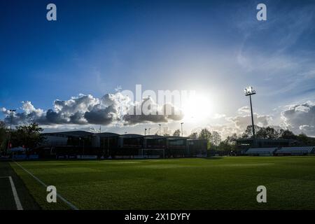 Amsterdam, Niederlande. April 2024. Amsterdam - Überblick über das Stadion während des Spiels zwischen Ajax V1 und Feyenoord V1 in de Toekomst am 16. April 2024 in Amsterdam, Niederlande. Credit: Box to Box Pictures/Alamy Live News Stockfoto