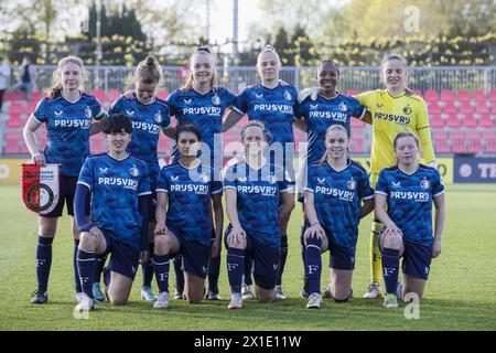 Amsterdam, Niederlande. April 2024. AMSTERDAM, 16.04.2024, Sportpark de Toekomst, TOTO KNVB Beker Vrouwen Football Halbfinale, Saison 2023/2024, Spiel zwischen Ajax und Feyenoord. Feyenoord Teamphoto Credit: Pro Shots/Alamy Live News Stockfoto