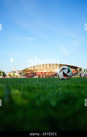 Amsterdam, Niederlande. April 2024. Amsterdam - Überblick über das Stadion während des Spiels zwischen Ajax V1 und Feyenoord V1 in de Toekomst am 16. April 2024 in Amsterdam, Niederlande. Credit: Box to Box Pictures/Alamy Live News Stockfoto