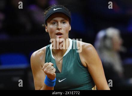 Stuttgart, Deutschland. April 2024. Tennis: WTA Tour - Stuttgart. Maria (Deutschland) - Mertens (Belgien). Tatjana Maria reagiert. Quelle: Marijan Murat/dpa/Alamy Live News Stockfoto