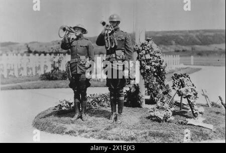 Belleau Wood - Gedenktag; zwei Soldaten blasen Bugles ca. 1921 Stockfoto