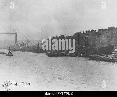 Panoramablick auf die seine und die Docks in Rouen France CA. 1918 Stockfoto