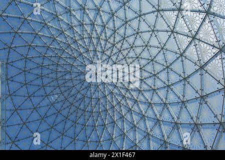 Glas Metallstruktur Spirale Und Formen. Bau Und Gebäudeplanung Stockfoto