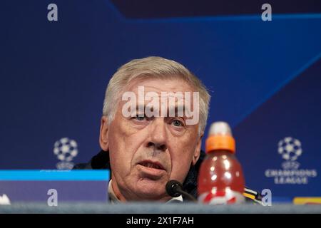 Manchester, Großbritannien. April 2024. Carlo Ancelotti, Cheftrainer von Real Madrid CF, nimmt am Vorabend des Viertelfinales der UEFA Champions League 2023/2024 im Etihad Stadium an einer Pressekonferenz Teil. Quelle: SOPA Images Limited/Alamy Live News Stockfoto