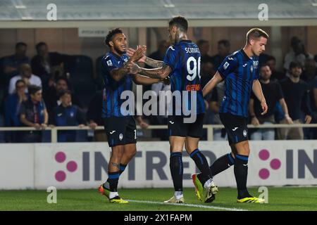 Bergamo, Italien. April 2024. Italien, Bergamo, 15. april 2024: Ederson dos Santos (Atalanta) erzielt und feiert das Tor 2-0 bei 18' während des Fußballspiels Atalanta BC gegen Hellas Verona, Tag 32 Serie A 2023-2024 Gewiss Stadium.Atalanta BC gegen Hellas Verona, Lega Calcio Serie A Tim 2023/2024 Tag 32 im Gewiss Stadium (Abbildung: © Fabrizio Andrea Bertani/Pacific Press Via ZUMA Press Wire) NUR REDAKTIONELLE VERWENDUNG! Nicht für kommerzielle ZWECKE! Stockfoto