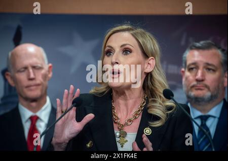 Washington, Vereinigte Staaten Von Amerika. Februar 2024. Laurel Lee (Republikaner von Florida), der Abgeordnete der Vereinigten Staaten, hält während einer Pressekonferenz zum Amtsenthebungsverfahren des DHS-Ministers Mayorkas im US-Kapitol in Washington, DC, Dienstag, den 16. April 2024. Credit: Rod Lamkey/CNP/SIPA USA Credit: SIPA USA/Alamy Live News Stockfoto