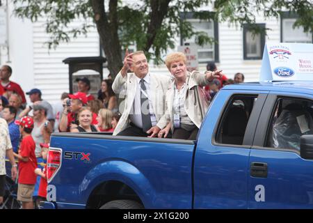 Ehemalige St. Louis Cardinals Manager und Mitglied der National Baseball Hall of Fame Whitey Herzog, der am 24. Juli 2010 in Cooperstown mit Frau Mary Lou gezeigt wurde, ist in St. Louis im Alter von 92 Jahren. Dorrel Norman Elvert 'Whitey' Herzog, war Manager der St. Louis Cardinals von 1980-1990. Dateifoto von Bill Greenblatt/UPI Credit: UPI/Alamy Live News Stockfoto