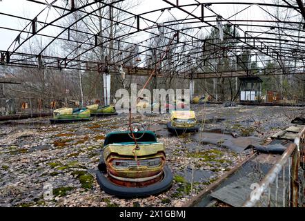 Impressionen aus der Stadt Pripyat, eine Geisterstadt in der Entfremdungszone in der Nähe des Kernkraftwerks Tschernobyl in der nördlichen Ukraine am 22. März 2011. Pripyat wurde 1970 gegründet, um Arbeiter für das nahe gelegene Kernkraftwerk Tschernobyl zu unterbringen, wurde aber 1986 nach der Katastrophe von Tschernobyl aufgegeben. Heute wurden die Hauptstraßen der Stadt dekontaminiert und es wurde zu einer Touristenattraktion. - 20110322 PD8919 - Rechteinfo: Rights Managed (RM) Stockfoto