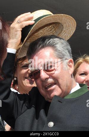 Ab dem 3-5. Juni 2011 findet in Bad Aussee und Grundlsee das traditionelle Narzissenfest statt. Im Bild: Österreichischer Präsident Heinz Fischer. - 20110605 PD0294 - Rechteinfo: Rechte verwaltet (RM) Stockfoto