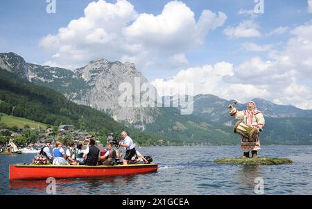 Ab dem 3-5. Juni 2011 findet in Bad Aussee und Grundlsee das traditionelle Narzissenfest statt. Im Bild: Teilnehmer der Parade am 5. Juni 2011. - 20110605 PD0748 - Rechteinfo: Rechte verwaltet (RM) Stockfoto