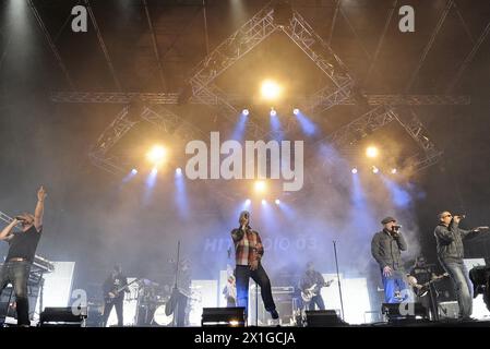 28. Donauinselfest (Donauinselfest), Freilichtfestival auf der Donauinsel Wien, Österreich vom 24. Bis 26. Juni 2011. Im Bild: Deutsche Band Söhne Mannheims mit Sänger Xavier Naidoo am 24. Juni 2011. - 20110624 PD3391 - Rechteinfo: Rights Managed (RM) Stockfoto