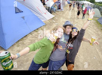 Frequenzfeier 2011 in St.. Poelten, Niederösterreich - Besucher auf dem Campingplatz - 20110819 PD2981 - Rechteinfo: Rights Managed (RM) Stockfoto