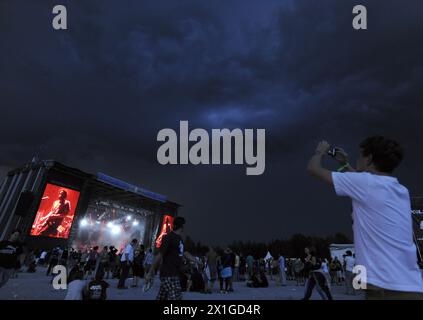 Frequenzfeier 2011 in St.. Poelten, Niederösterreich - ein Gewitter nähert sich am 19. August 2011. - 20110819 PD4264 - Rechteinfo: Rechte verwaltet (RM) Stockfoto