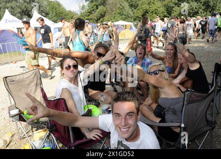 Frequenzfeier 2011 in St.. Poelten, Niederösterreich - Besucher auf dem Campingplatz - 20110820 PD1307 - Rechteinfo: Rights Managed (RM) Stockfoto