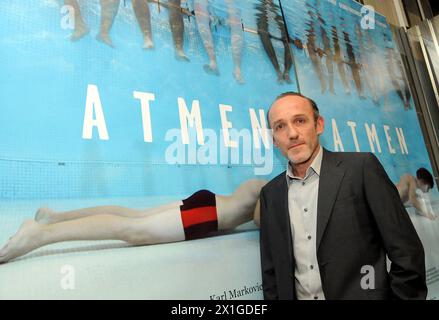 Karl Markovics beendete die Premiere seines Films Atmen in Wien Gartenbaukino am 29. September 2011. - 20110927 PD2813 - Rechteinfo: Rechte verwaltet (RM) Stockfoto