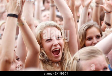 Wien - das Donauinselfest (Donauinselfest) ist ein jährlich stattfindendes Open-Air-Festival auf der Donauinsel in Wien. Das 29. Donauinselfest fand vom 22. Bis 24. Juni 2012 statt. - 20120624 PD1723 - Rechteinfo: Rechte verwaltet (RM) Stockfoto