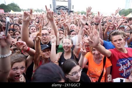 Wien - das Donauinselfest (Donauinselfest) ist ein jährlich stattfindendes Open-Air-Festival auf der Donauinsel in Wien. Das 29. Donauinselfest fand vom 22. Bis 24. Juni 2012 statt. - 20120624 PD1729 - Rechteinfo: Rechte verwaltet (RM) Stockfoto