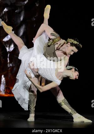 Wien - ein Sommernachtstraum Ballett von Jorma Elo, Proben an der Wiener Staatsoper am 14. März 2013. Permiere ist am 16. März 2013 an der Volksoper Wien. - 20130314 PD2462 - Rechteinfo: Rights Managed (RM) Stockfoto