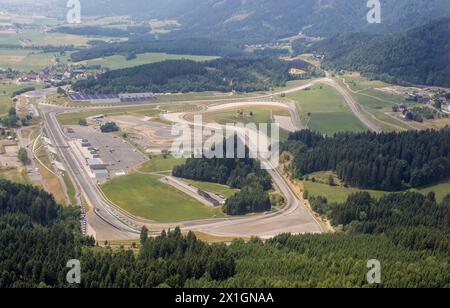 24072013 - SPIELBERG - ÖSTERREICH: Bilder des Red Bull Ring in Spielberg, Österreich, 24.07.2013. Der große Preis von Österreich wird im Jahr 2014 in die Formel 1 zurückkehren. APA-FOTO: ERWIN SCHERIAU - 20130724 PD1514 - Rechteinfo: Rights Managed (RM) Stockfoto