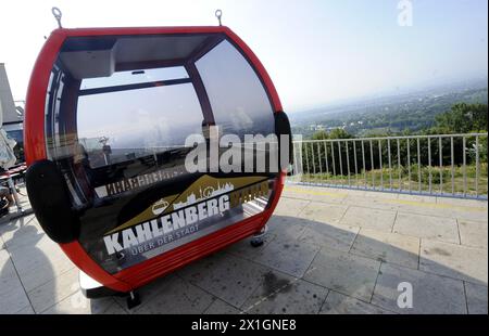 Vorstellung eines Konzepts für eine Seilbahn zum Kahlenberg, einem Berg im 19. Bezirk in Wien (Doebling). - 20130823 PD0443 - Rechteinfo: Rechte verwaltet (RM) Stockfoto