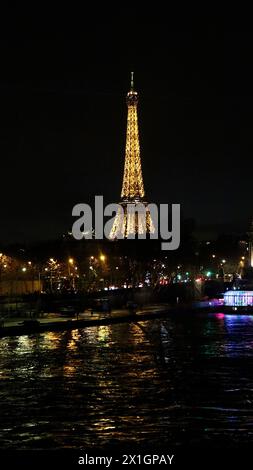 Foto Eiffelturm bei Nacht, Tour Eiffel de nuit Paris Frankreich Europa Stockfoto