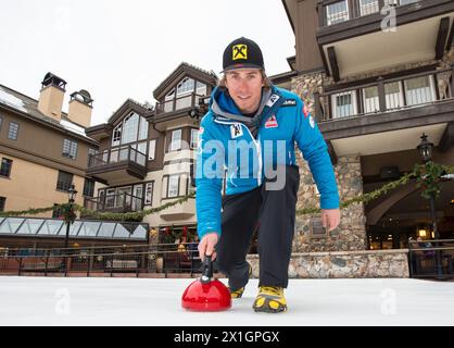 Max Franz von Österreich beim Curling des Ski Austria Teams vor dem Beaver Creek FIS Ski Alpine World Cup in Beaver Creek, USA am 2013.12.03. - 20131203 PD4644 - Rechteinfo: Rechte verwaltet (RM) Stockfoto