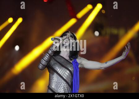 Conchita Wurst beim Life Ball 2014 auf dem Wiener Rathausplatz, Wien, Österreich, am Samstag, den 31. Mai 2014. Der Life Ball in Wien ist eine Wohltätigkeitsveranstaltung zur Unterstützung von Menschen mit HIV oder AIDS.¿ - 20140531 PD3431 - Rechteinfo: Rights Managed (RM) Stockfoto