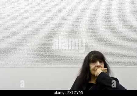 Interview mit der österreichischen Schriftstellerin Friederike Mayroecker am 21. November 2014 im Haus der Literatur in Wien. Mayroecker feiert ihren 90. Geburtstag am 20. dezember 2014. FOTO: APA/HERBERT NEUBAUER - 20141121 PD2985 - Rechteinfo: Rights Managed (RM) Stockfoto