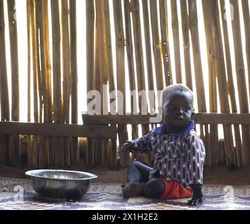 Feature 'Südsudan' - Juni 2015. Der Südsudan ist ein Binnenland im Nordosten Afrikas. Die heutige Hauptstadt ist Juba, die zugleich die größte Stadt ist. Der Südsudan wurde am 9. Juli 2011 ein unabhängiger Staat. Der Südsudan hat seit seiner Unabhängigkeit einen internen Konflikt erlitten. BILD: JUBA am 29. Juli 2015 - Babyfütterungszentrum bei Caritas Austria Projektpartner St. Vincent de Paul - 20150628 PD9332 - Rechteinfo: Rechte verwaltet (RM) Stockfoto