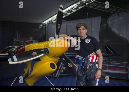 Qualifikation der Red Bull Air Race Championships 2016 auf dem Red Bull Ring in Spielberg, Österreich, am 23. April 2016. BILD: Kirby Chambliss - 20160423 PD0314 - Rechteinfo: Rights Managed (RM) Stockfoto