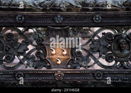 Haus der Colleoni Wappen in der italienischen Renaissance Cappella Colleoni (Colleoni Kapelle) im XV Jahrhundert von Giovanni Antonio Amadeo für Bartolome erbaut Stockfoto