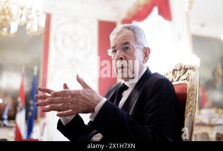 Der österreichische Präsident Alexander Van der Bellen im Interview mit der Austria Presse Agentur am 22. März 2017 in Wien. - 20170322 PD13811 - Rechteinfo: Rights Managed (RM) Stockfoto