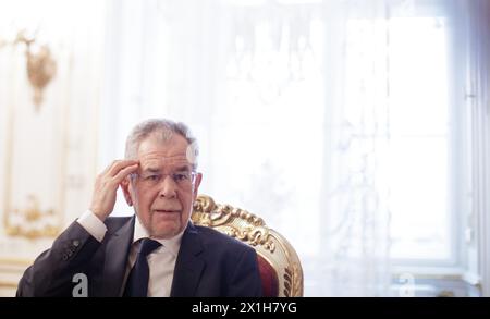 Der österreichische Präsident Alexander Van der Bellen im Interview mit der Austria Presse Agentur am 22. März 2017 in Wien. - 20170322 PD13812 - Rechteinfo: Rights Managed (RM) Stockfoto