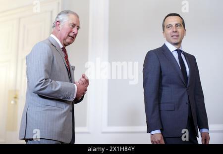 Der britische Prinz Charles (L) trifft auf den österreichischen Bundeskanzler Christian Kern (R) während seines offiziellen Besuchs am 5. April 2017. - 20170405 PD5245 - Rechteinfo: Rights Managed (RM) Stockfoto