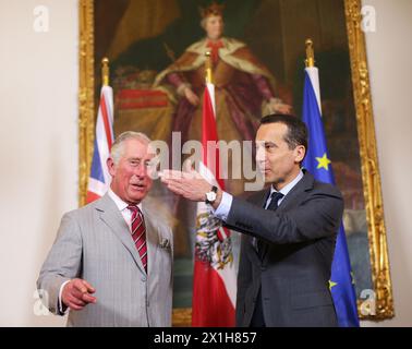 Der britische Prinz Charles (L) trifft auf den österreichischen Bundeskanzler Christian Kern (R) während seines offiziellen Besuchs am 5. April 2017. - 20170405 PD5066 - Rechteinfo: Rechte verwaltet (RM) Stockfoto