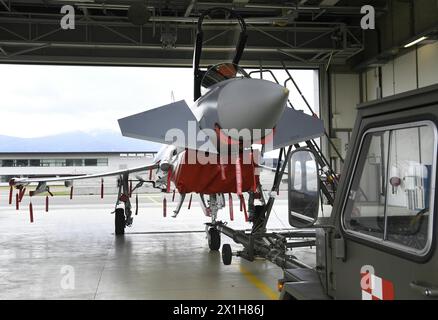 Eurofighter: Eurofighter-Taifune der Österreichischen Streitkräfte auf dem Luftwaffenstützpunkt Hinterstoisser in Zeltweg, Österreich, am 6. April 2017. - 20170406 PD15083 - Rechteinfo: Rights Managed (RM) Stockfoto