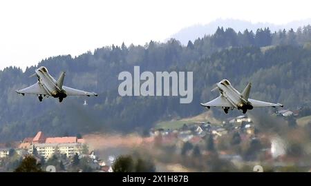 Eurofighter: Eurofighter-Taifune der Österreichischen Streitkräfte auf dem Luftwaffenstützpunkt Hinterstoisser in Zeltweg, Österreich, am 6. April 2017. - 20170406 PD15051 - Rechteinfo: Rights Managed (RM) Stockfoto