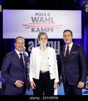 Spitzenkandidaten Matthias Strolz (Neos, L), Ulrike Lunacek (die Grünen, M), Heinz-Christian Strache (Freiheitspartei, R) vor der tv-Show Puls 4 in Wien, Österreich, am 4. September 2017. Die Parlamentswahlen finden am 15. Oktober 2017 in Österreich statt. - 20170911 PD5268 - Rechteinfo: Rechte verwaltet (RM) Stockfoto