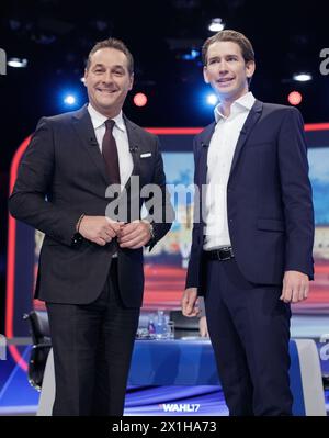 (L-R) Fraktionsvorsitzender Heinz Christian Strache und österreichischer Außenminister Sebastian kurz vor der Fernsehkonfrontation zwischen Spitzenkandidaten von OeVP und FPOe für die österreichischen Parlamentswahlen 2017 in Wien am 10.2017. - 20171010 PD5603 - Rechteinfo: Rechte verwaltet (RM) Stockfoto