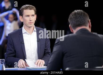 (L-R) österreichischer Außenminister Sebastian kurz Vorsitzender der Fraktion FPOe Heinz Christian Strache vor der Fernsehkonfrontation zwischen Spitzenkandidaten der OeVP und der FPOe für die österreichischen Parlamentswahlen 2017 in Wien, Österreich am 2017.10.10. - 20171010 PD5672 - Rechteinfo: Rights Managed (RM) Stockfoto