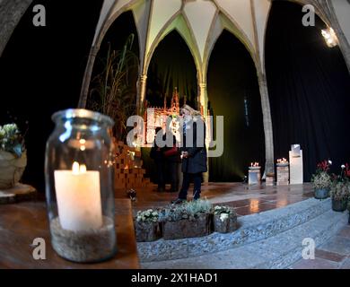 Am Allerheiligen 1. November erinnern sich die Katholiken an alle Menschen, die als Heilige in der Kirche verehrt werden. Das Festival Souls am folgenden 2. November ist dem Gedenken an alle Verstorbenen gewidmet. Margarethen Kapelle in St. Peter in Salzburg, Österreich, am 30. Oktober 2017 - 20171030 PD1429 - Rechteinfo: Rights Managed (RM) Stockfoto