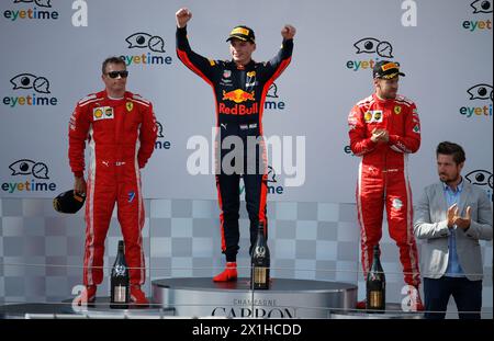 Der 2. Platz Kimi Räikkönen (FIN/Ferrari), Red Bull's niederländischer Fahrer Max Verstappen und der 3. Platz Sebastian Vettel (GER/Ferrari) feiert den Sieg des Formel-1-Grand Prix in Spielberg, Zentralösterreich, am 1. Juli 2018. - 20180701 PD3218 - Rechteinfo: Rights Managed (RM) Stockfoto